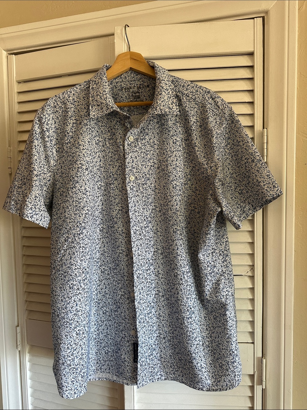 Perry Ellis Short-Sleeve Button-Down Shirt - Blue on White Floral
